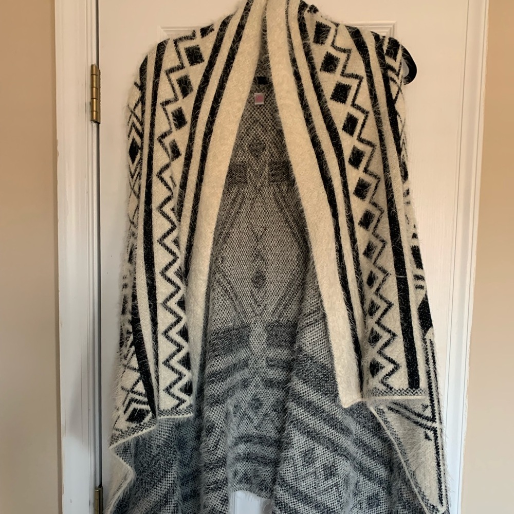 Sleeveless cardigan